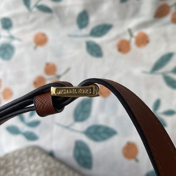 Michael Kors Tote Bag - Picture 11 of 13